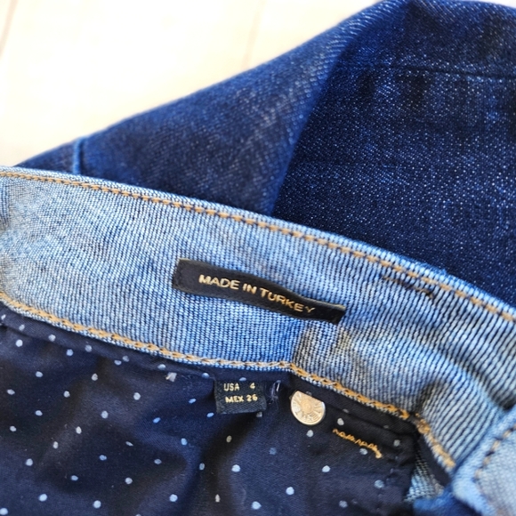 Massimo Dutti Dark Denim Blue Jeans Lightweight Semi Flare Mid Rise Fray Bottoms - Picture 7 of 8